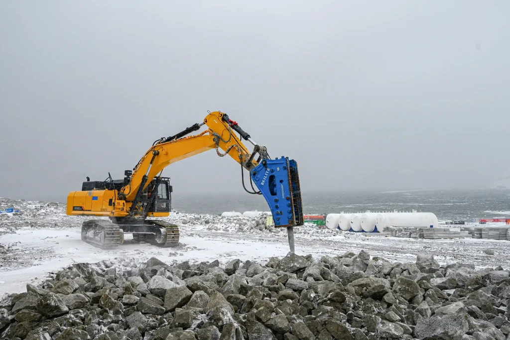 High-Altitude Hydraulic Breaker Performance: Engineered for Extreme Sites