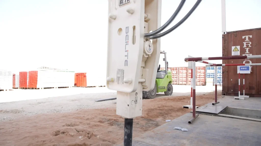 Hydraulic Breaker for Road Construction: Strategic Solutions